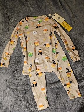 Bums & Roses Kids Halloween Candy Corn Pajama Set - Size 4t Nwt